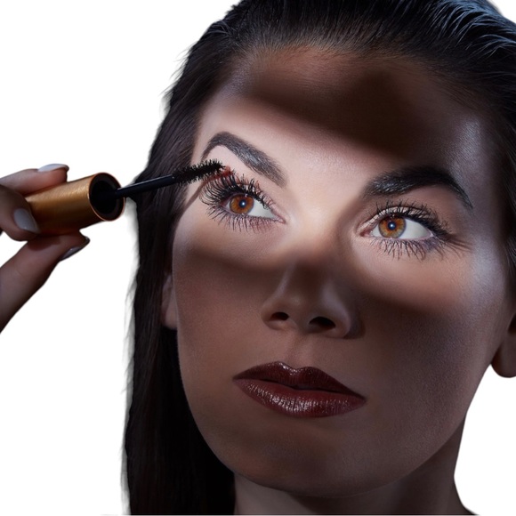 Grande Cosmetics - GrandeDRAMA Intense Thickening Mascara, in black - Picture 5 of 6